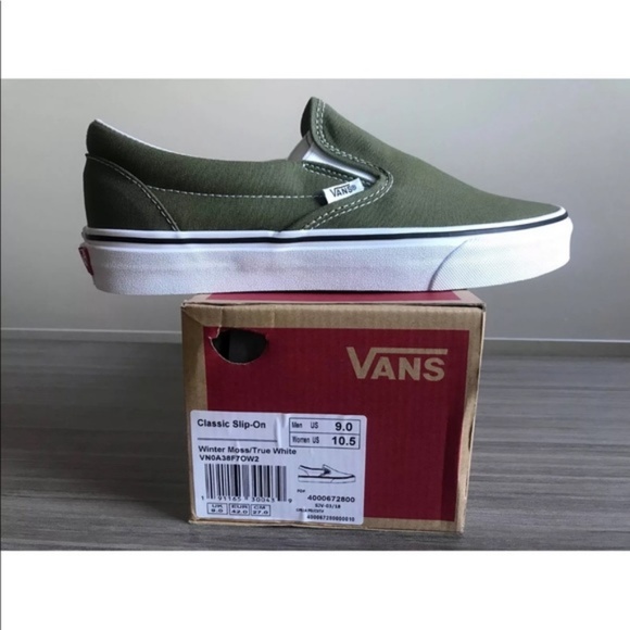 Vans Women's Classic Slip-On Winter Moss Shoes - Picture 5 of 8